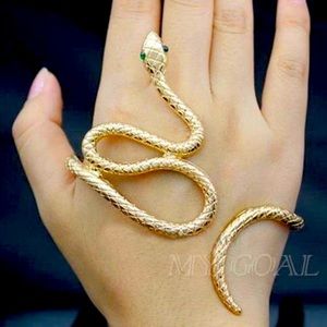 Animal  Crystal Snake HAND  Bracelet